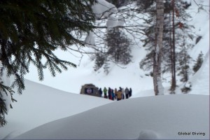 Дайверы у майны на Мраморном карьере